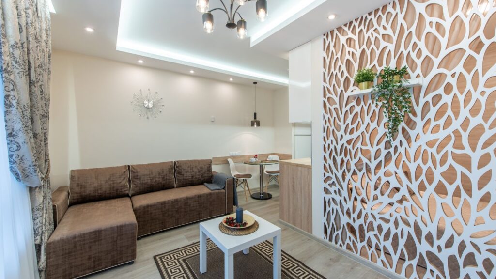 Creating Accent Walls with 3D Plaster Molding: Trends for Fall Renovations